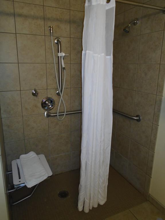 Casper C'Mon Inn Hotel & Suites Evansville Номер фото
